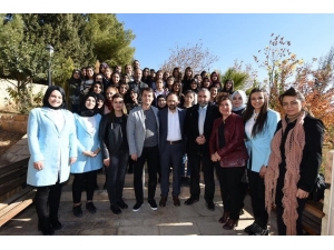 Artuklu Belediyesi Öğrencilerin Gezi İsteğini Geri Çevirmedi