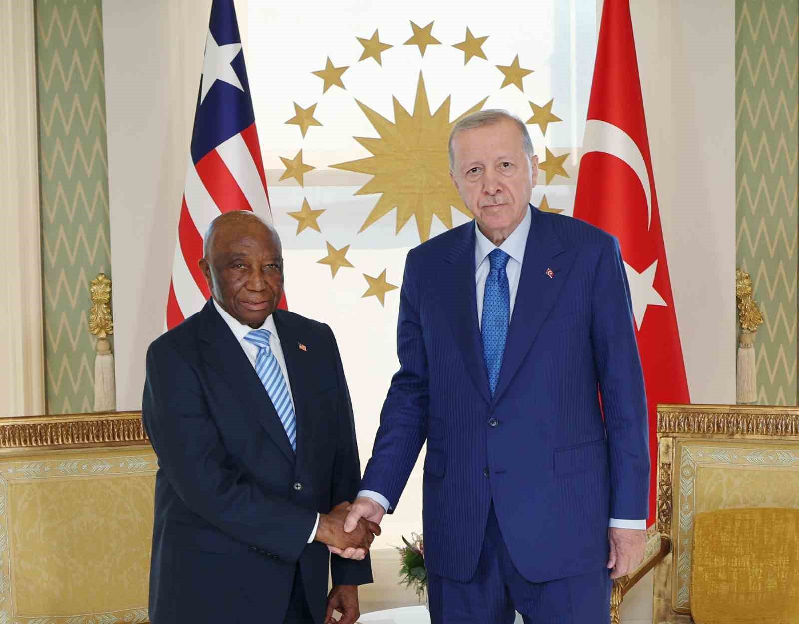 cumhurbaskani-erdogan-liberya-cumhurbaskani-boakai-ile-gorustu