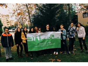 “Ölen Dünya” İle Dünyayı Yaşatmaya Çalışıyor