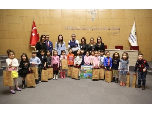 Minik Ellerden Doğaya Büyük Dokunuş