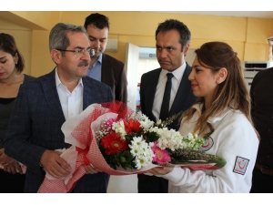 Ünüvar: “Acil Tıp Teknisyenleri Ve Paramedikler, Acil Sağlık Hizmetlerinin En Önemli Parçası”