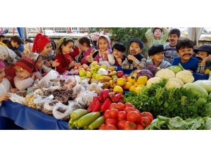 Öğrenciler Okullarına Destek İçin Pazarcı Oldu