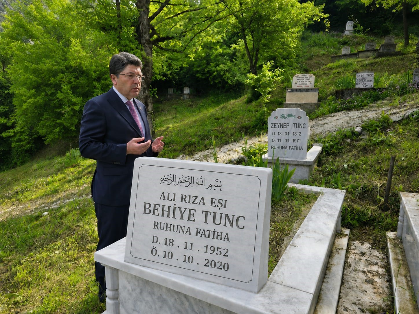 once-annesinin-mezarini-ziyaret-etti-sonra-sehit-anneleri-ile-bulustu