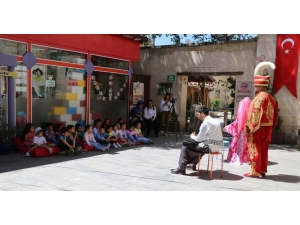 Gaün Öğrencilerinden Çocuklara Masal Atölyesi