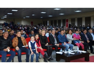 Öğretim Üyelerinden Oluşan Koro Büyük İlgi Gördü