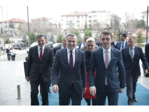 Bakan Bak, Kosova Gençlik Ve Spor Bakanı Gashı İle Görüştü