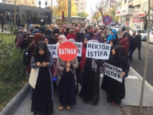 Batman’da 56 Stk’dan Rektör Durmuş’a Tepki