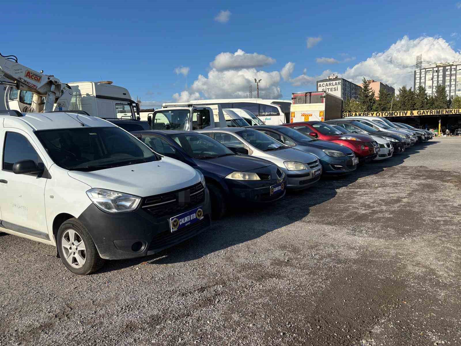 istanbul-da-3-ilcede-oto-hirsizligi-yapan-supheliler-yakalandi