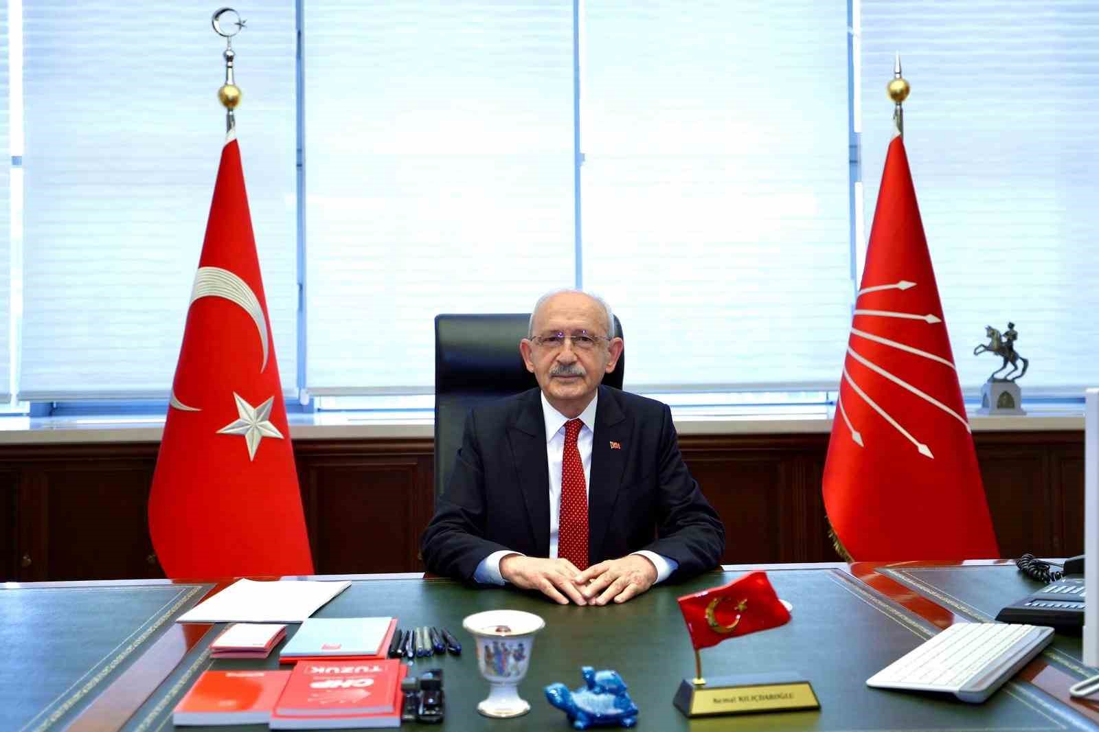 chp-genel-baskani-kemal-kilicdaroglu-genel-baskanlik-makaminda-calismalara-basladi
