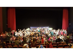 Aydın Şehir Tiyatrosu İki Oyunla Perdelerini Açtı