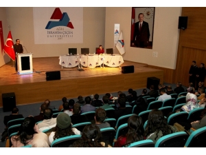 Aiçü’de Konferanslar Devam Ediyor