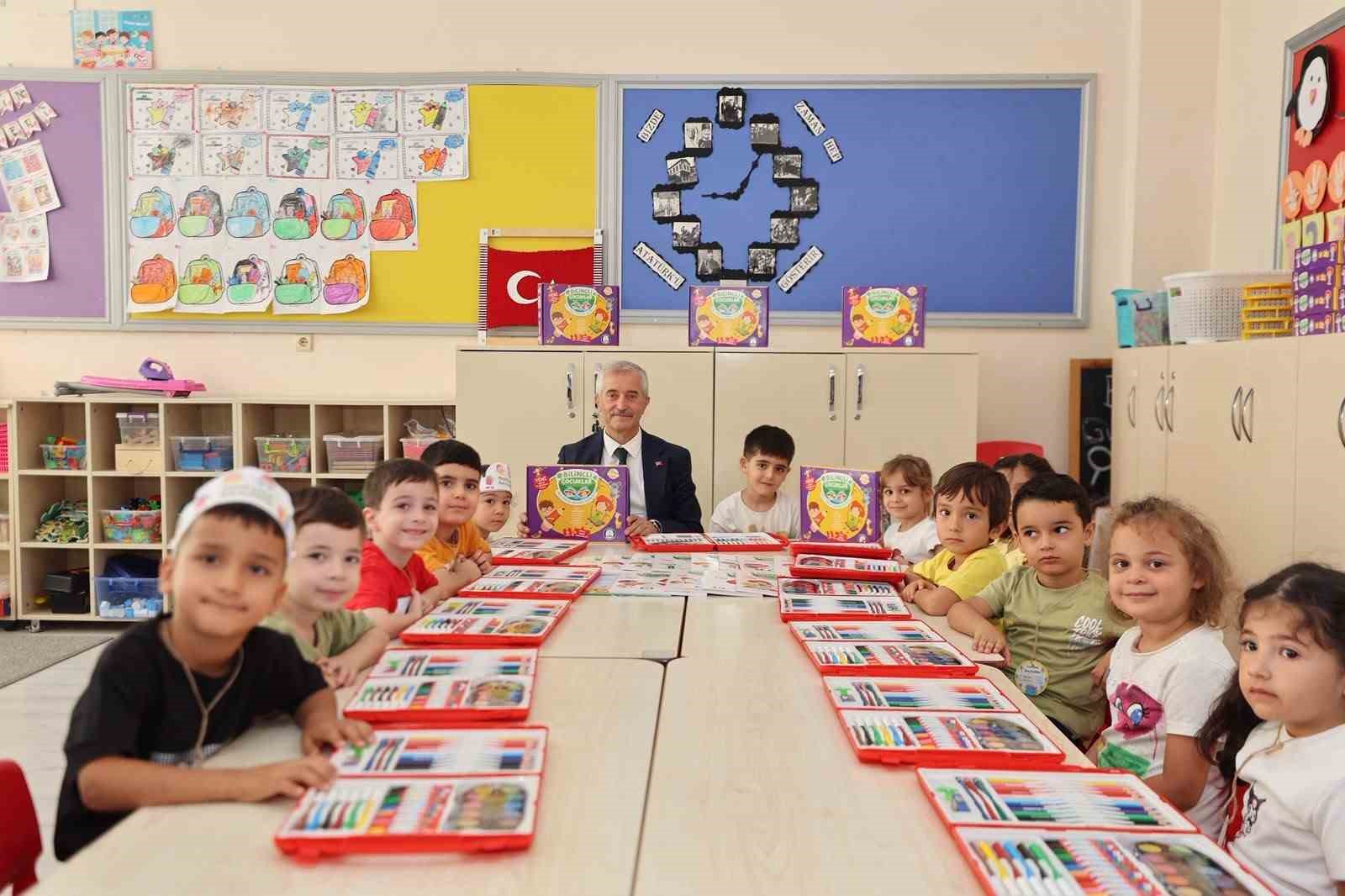 sahinbey-belediyesin-den-ogrencilere-egitim-yili-hediyesi