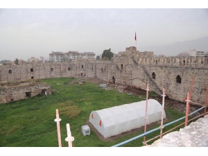 Payas Kalesi Restore Ediliyor