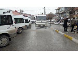 Cadde Ve Sokaklar Temizlendi