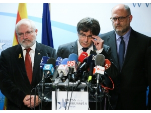 Puigdemont, İspanya’ya Görüşme Çağrısında Bulundu