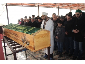 Bir Gün Arayla Ölen Baba Oğul Yan Yana Defnedildi