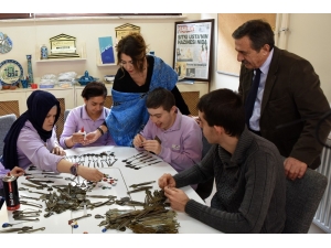 Özel Gereksinimli Çocuklar Çini Sanatı İle Tanıştı