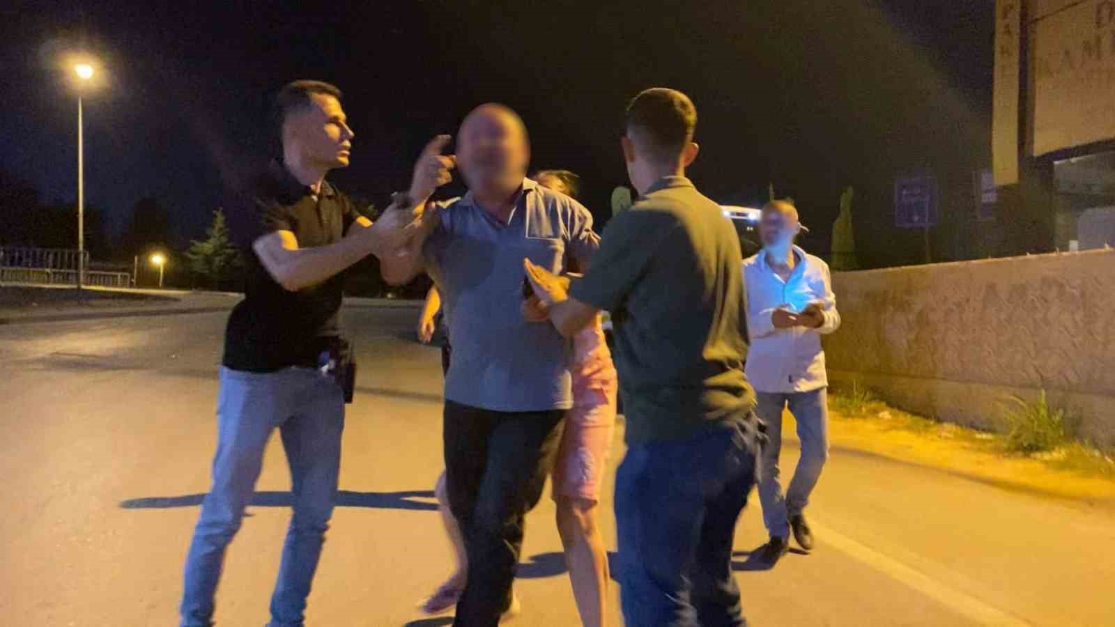 alkollu-surucu-gazeteciye-mermer-tasi-firlatti