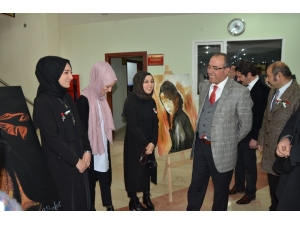 Genç Ressamlar Sergi Açtı