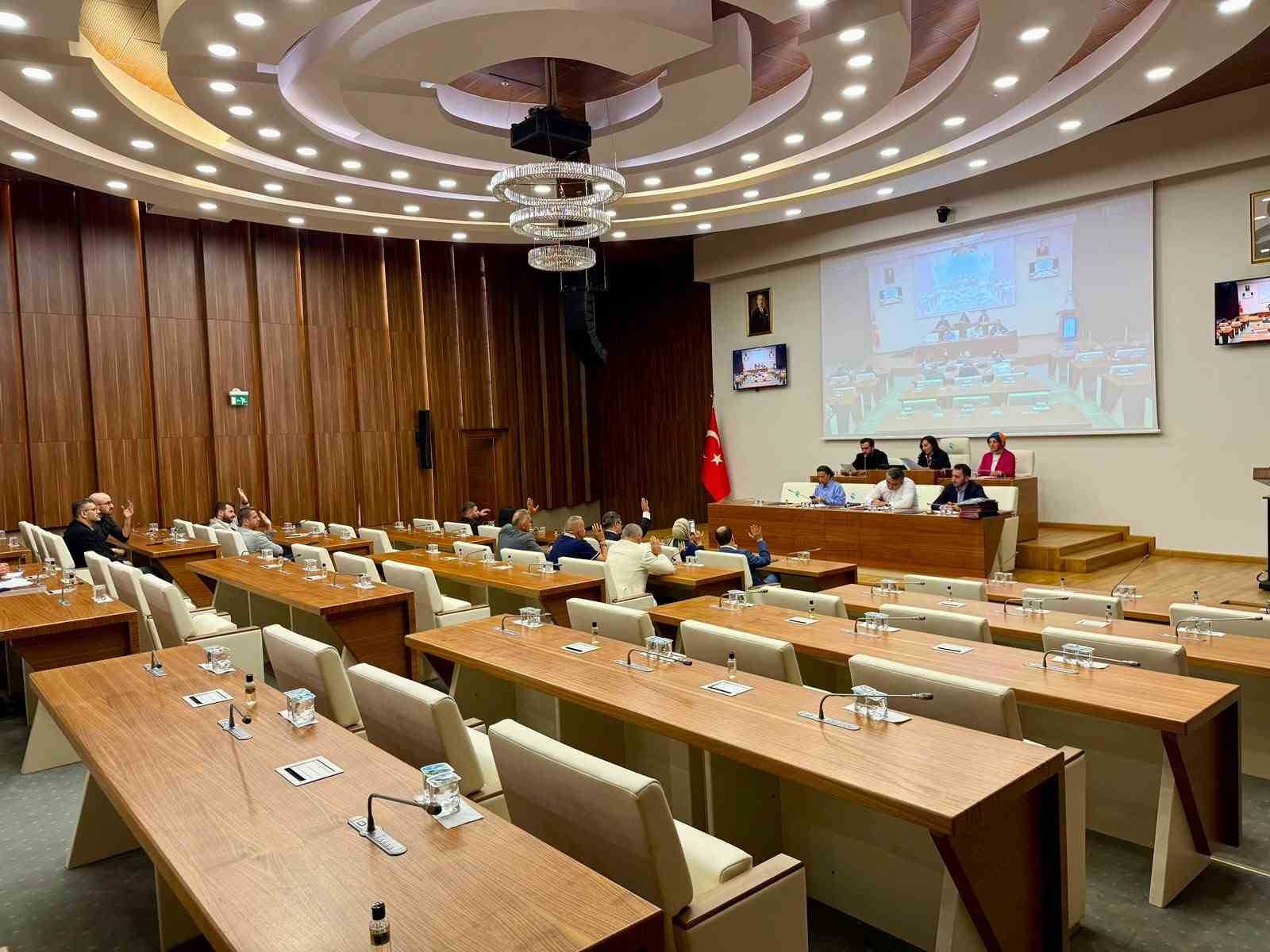 beykoz-meclisi-nde-chp-siralari-bos-kaldi