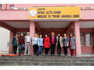 Vali Toprak’ın Eşi Dr. Funda Toprak’ın Okul Ziyareti