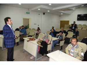 Ev Ve Süs Hayvanları Satıcıları Sertifikalarını Aldılar