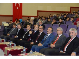 Rektör Bağlı ‘Türkiye’nin Avrasya Politikaları’ Üzerine Konuştu