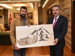 Yeşilay Ağrı Şube Başkanı Aslan’dan Vali Elban’a Ziyaret