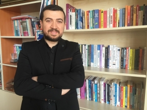 Bü Öğretim Görevlisinden Duygusal Zeka Ve İletişim Kitabı