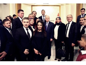 Ezer Bilir” Bizim Mücadelemiz Dik Baş, Tok Karın, Mutlu Yarın İçindir”