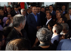 Bakan Çavuşoğlu, Antalya’da Kahraman Gibi Karşılandı