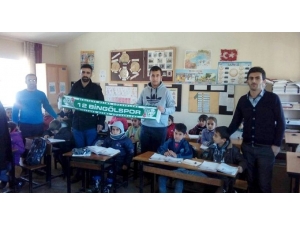 Taraftarlardan Öğrencilere Destek