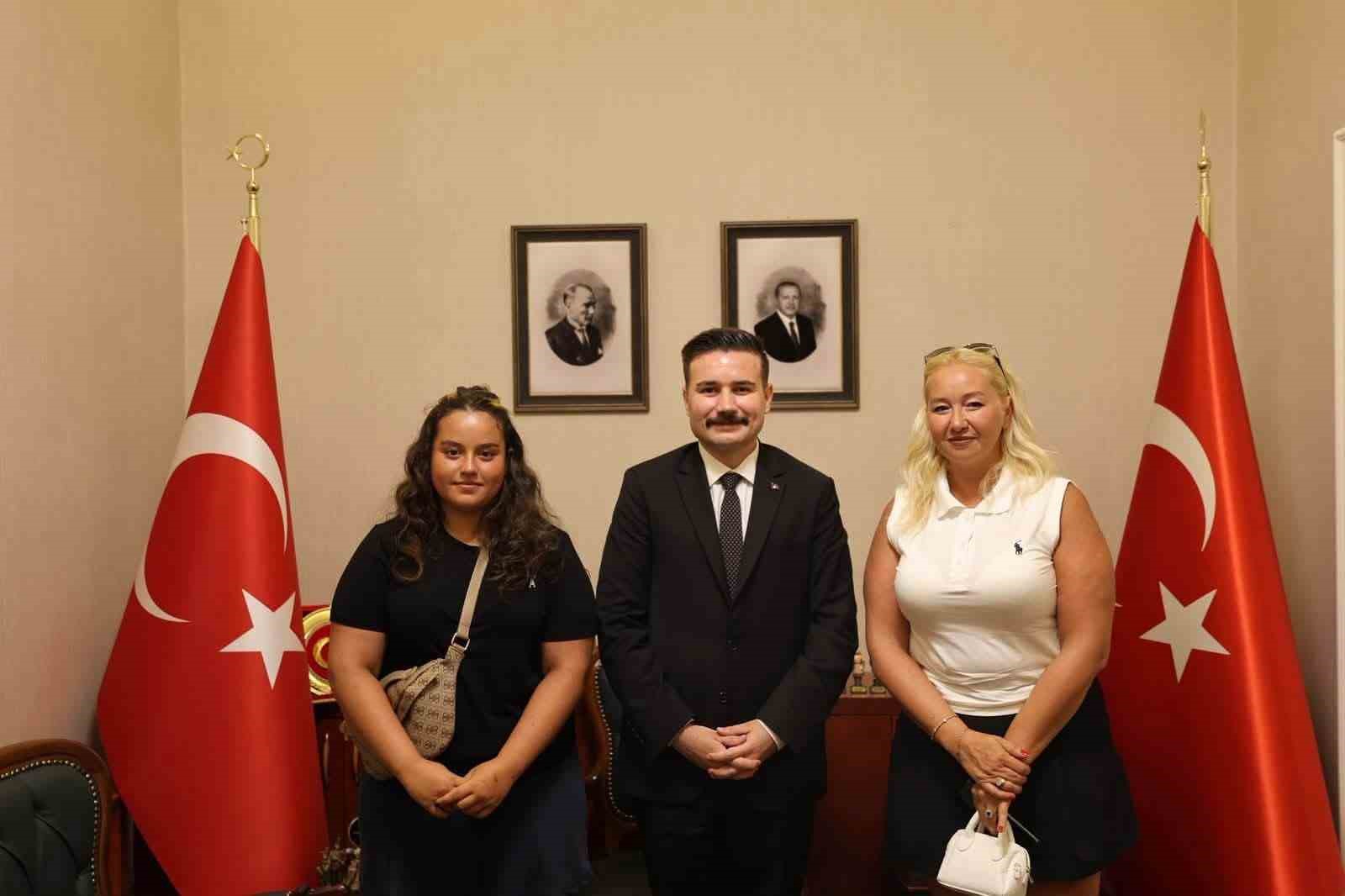 gokceada-kaymakami-acar-vatandaslarla-bir-araya-geldi