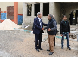 Başkan Demirkol Ulubatlı Muhtar Evi İnşaatını İnceledi