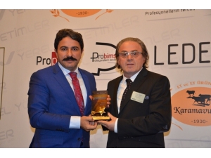 Başkan Kalın Yılın Yerel Yöneticisi Seçildi