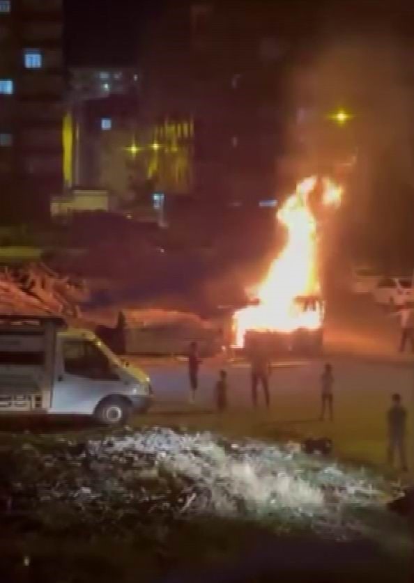 diyarbakir-da-direkhane-sitesi-nde-korkutan-yangin