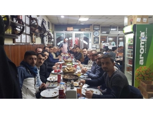 Başkan Yalçın, Pazaryeri Spor Futbolcuları Ve Yönetimiyle Bir Araya Geldi