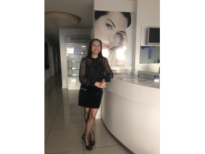 Yüz Ve Boyun Bölgesindeki Sarkmalara Dikkat