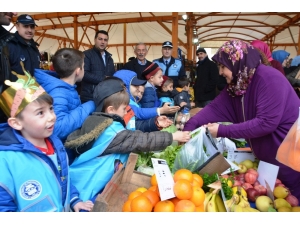 Öğrenciler, Yerli Malına Dikkat Çektiler