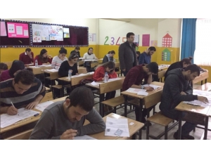 Hakkari’de 449 Öğretmen Sınavda Ter Döktü