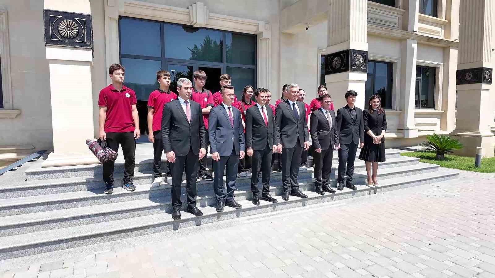 denizli-heyetine-azerbaycan-da-sicak-karsilama