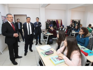 Kaymakam Güler Ve Başkan Köşker Kanuni Lisesi’ne Konuk Oldu