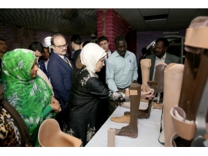 Emine Erdoğan, Sudan’da Tika Ebe Eğitim Merkezi’ni Ziyaret Etti