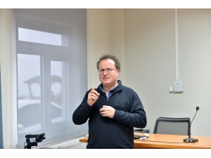 Saü’de “Dış Politika Gerçekleri” Konuşuldu