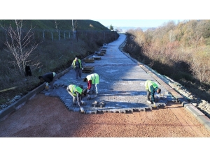 Başiskele Belediyesi’nin Yol Yapım Çalışmaları Sürüyor