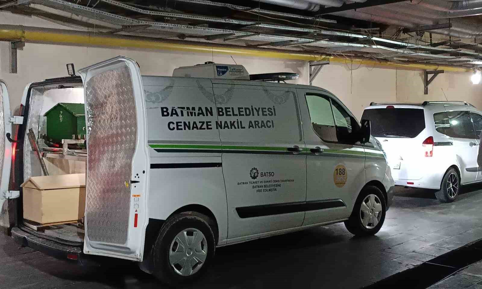 batman-da-otomobilin-carptigi-yaya-hayatini-kaybetti