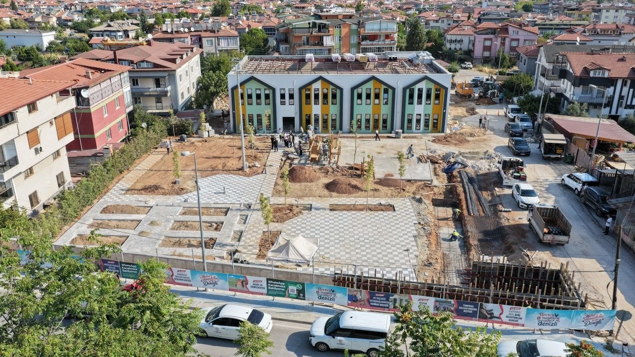 baskan-cavusoglu-ndan-kenti-gelecege-tasiyan-dev-yatirimlara-yakin-markaj