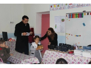 Hayırsever Kadından, Öğrencilere Bot Yardımı