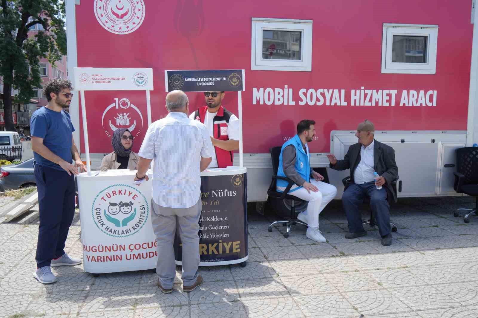 mobil-sosyal-hizmet-araci-samsun-da-vatandaslarla-bulusuyor