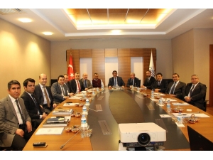 Tekstil Vazgeçilmezler Arasındaki Yerini Koruyor